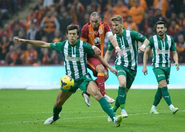 Galatasaray-Bursaspor sürprizlere açık bir maçtı.