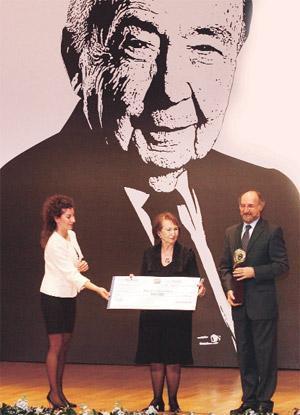 Vehbi Koç ödülü Prof. Dr. Turgay Dalkara’nın oldu