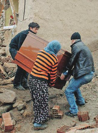 Depremlerin imzasını çıkarıyor