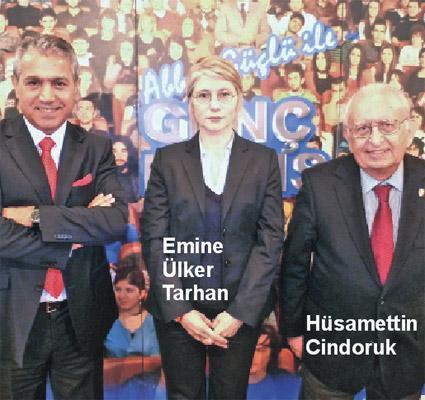 Üniversite gençliği kime inanacağını şaşırdı