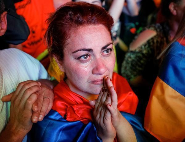 Son dakika... Ve Ermenistanda korkulan oldu Yollar kapatıldı, ülke felç...