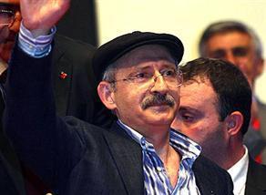 Kılıçdaroğlunun taktığı kasket