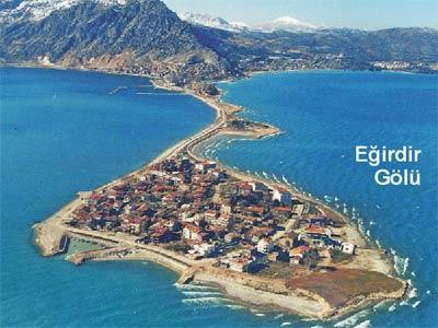 Rıdvan Dilmen eşi ve oğlu, aile şirketinde buluştu