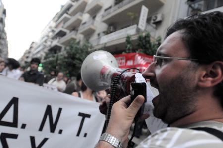 Το έχει προσέξει και η Ελλάδα: δεν υπάρχει νερό, ούτε χαρτί υγείας.