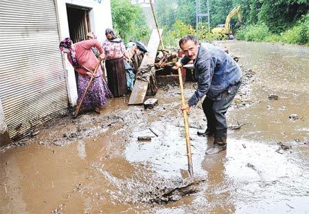 Sel, heyelan, kaza Karadeniz teslim