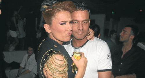 Ajda başımıza çuval geçirecek