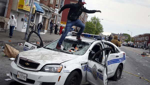 ABDnin Baltimore kentinde olağanüstü hal ve sokağa çıkma yasağı ilan edildi