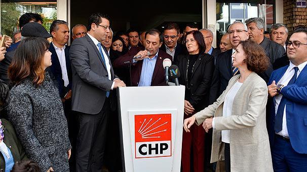 Devir teslim töreninde ortalık bir anda karıştı