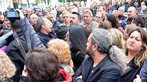 Devir teslim töreninde ortalık bir anda karıştı