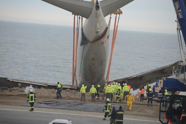 Trabzondaki uçak için kurtarma operasyonu...