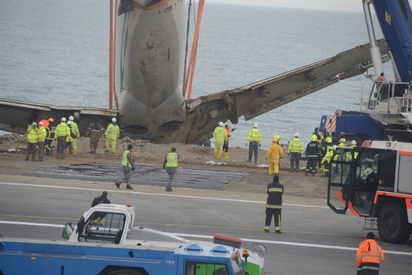 Trabzondaki uçak için kurtarma operasyonu...