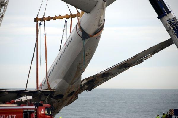 Trabzondaki uçak için kurtarma operasyonu...