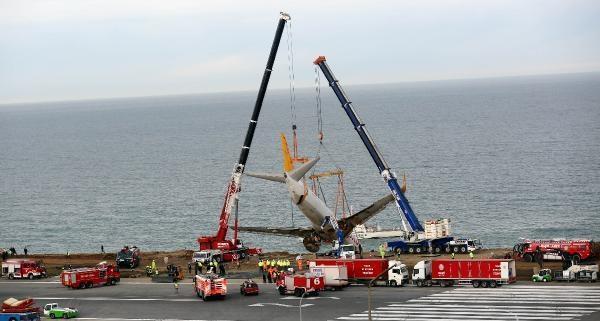 Trabzondaki uçak için kurtarma operasyonu...