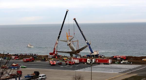 Trabzondaki uçak için kurtarma operasyonu...