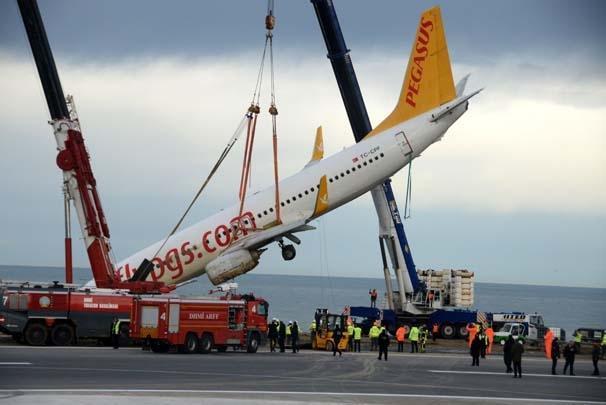 Trabzondaki uçak için kurtarma operasyonu...