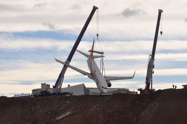 Trabzondaki uçak için kurtarma operasyonu...