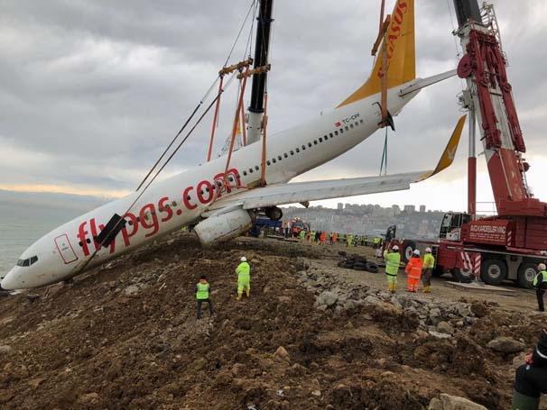 Trabzondaki uçak için kurtarma operasyonu...