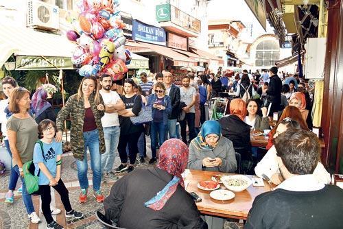 Turistler geldi tava ciğer bitti