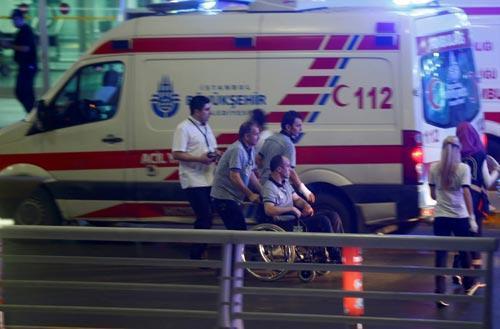 İstanbul Atatürk Havalimanında patlama: 42 ölü, 238 kişi yaralandı