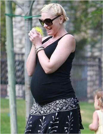 Artık karnını özgürce sergiliyor