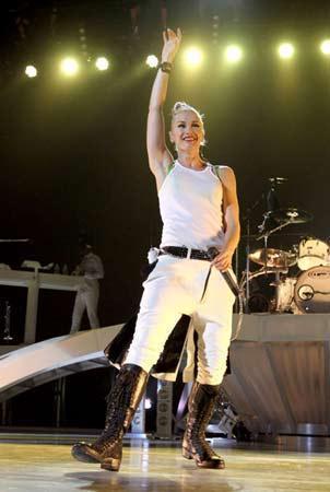 Artık karnını özgürce sergiliyor