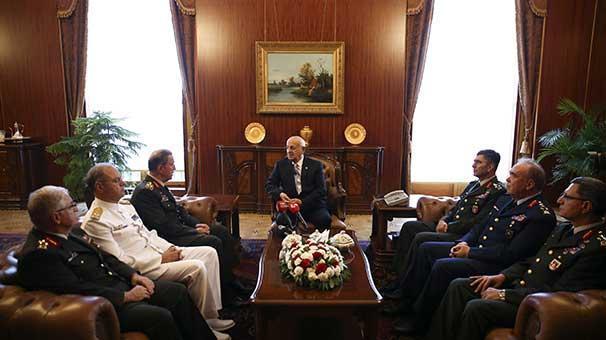 Genelkurmay Başkanı Akar:  Üniforma giymiş hainler, yılanlar...