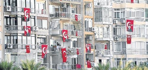 “Bayrakları 9 Eylül’e kadar indirmeyelim”