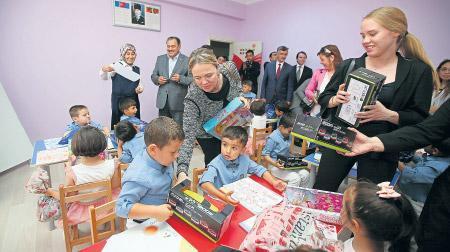 Bir çift koruyucu kanat