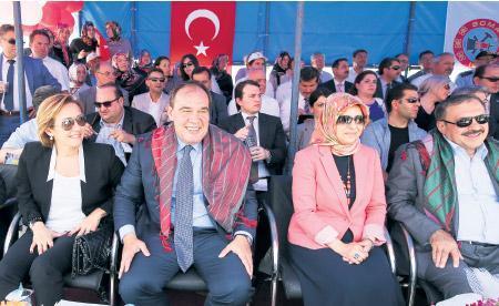 Bir çift koruyucu kanat