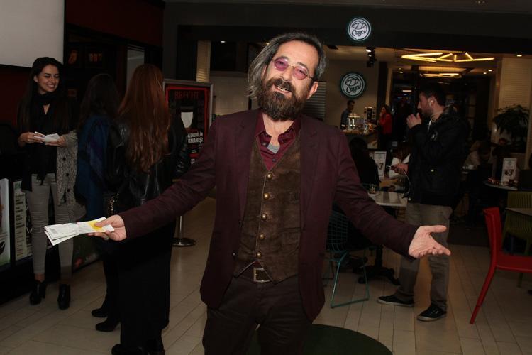 Feridun Düzağaç, geçtiğimiz günlerde kızı Tuya Naz’la Trump AVM’de tiyatro izledi...MİLLİYET MAGAZiN SERViSi