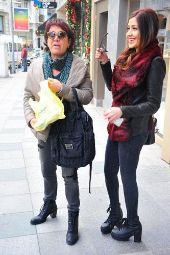 Tiyatrocu Oya Başar önceki gün Nişantaşında görüntülendi...MİLLİYET MAGAZİN SERVİSİ - SERKAN ÖZTÜRK