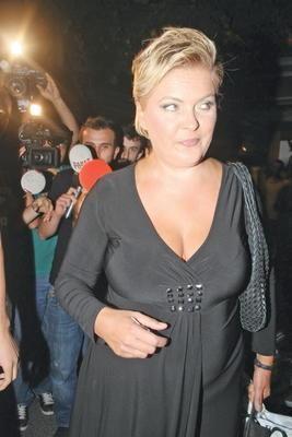 Oyuncu Nurseli İdiz, önceki akşam Bebek Catzde sahne alan kızı Elif İdizi dinlemeye gitti...MİLLİYET MAGAZİN SERVİSİ - EMRAH AKÇAAY