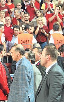 Rijkaard’a bunu da anlatın