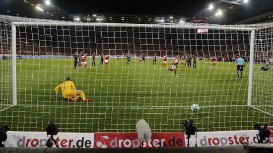 Mainz 05 - Freiburg maçında ilginç VAR kararı