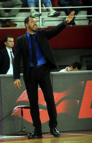 Pınar Karşıyaka - Fenerbahçe Ülker: 82-64