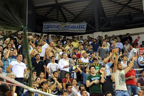 Pınar Karşıyaka - Fenerbahçe Ülker: 82-64