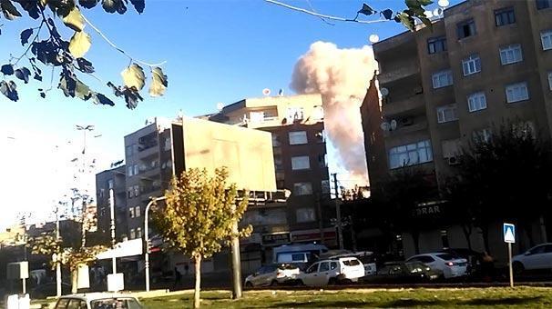 Son dakika haberleri: Diyarbakırda bombalı araçla hain saldırı Şehit sayısı arttı..