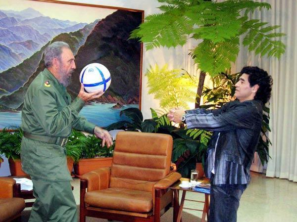 Son dakika haberi: Kübanın efsane lideri Fidel Castro öldü