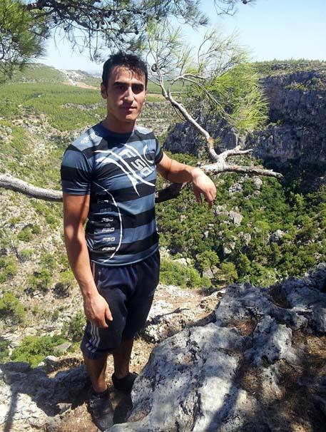 Çocukları kurtarmak için girdiği denizde boğuldu