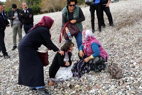 Çocukları kurtarmak için girdiği denizde boğuldu