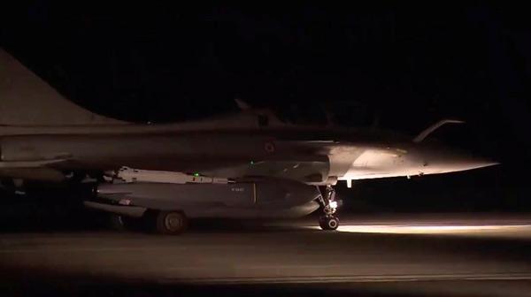 Son dakika... Ünlü bombardıman uçağı B-1ler vurdu