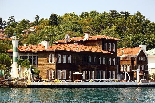 RECAİZADE MAHMUD EKREM YALISI