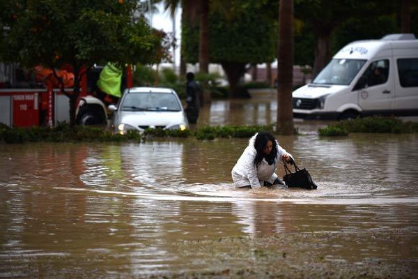 Son dakika: Mersin sular altında Acı haber geldi...