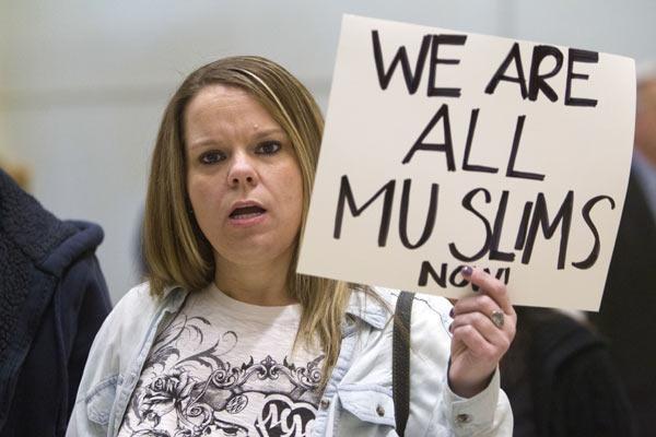 Son dakika: Trumpa tepkiler büyüyor Ünlü yıldızlar kürsüden haykırdı
