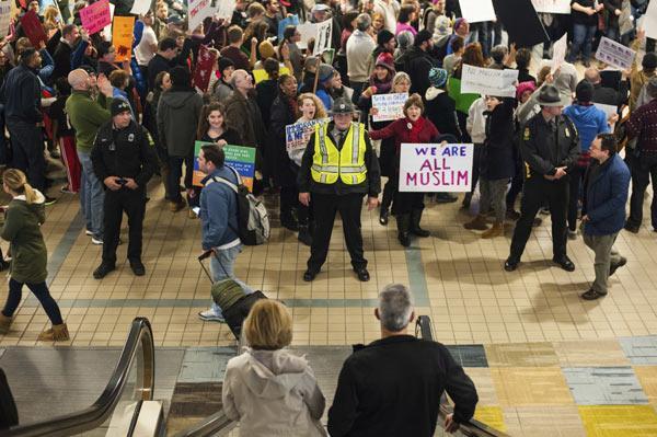 Son dakika: Trumpa tepkiler büyüyor Ünlü yıldızlar kürsüden haykırdı