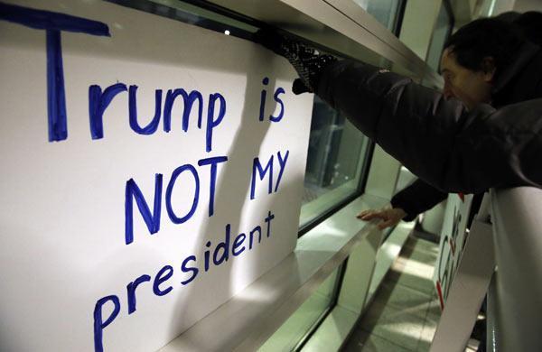 Son dakika: Trumpa tepkiler büyüyor Ünlü yıldızlar kürsüden haykırdı