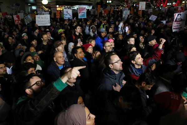 Son dakika: Trumpa tepkiler büyüyor Ünlü yıldızlar kürsüden haykırdı