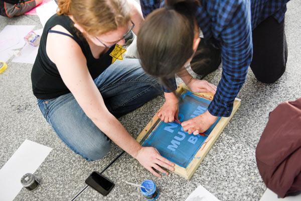 Son dakika: Trumpa tepkiler büyüyor Ünlü yıldızlar kürsüden haykırdı