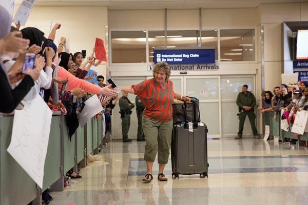 Son dakika: Trumpa tepkiler büyüyor Ünlü yıldızlar kürsüden haykırdı
