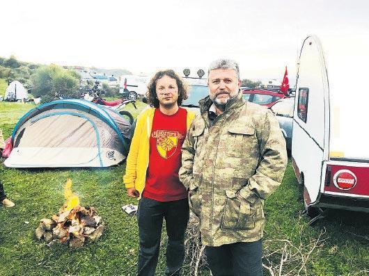 Karaburun’da kamp var dediler, çadırı kaptık gittik...